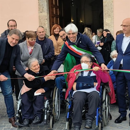 Ferentino - Largo Lucia Schiavinato, all'ingresso del Piccolo Rifugio